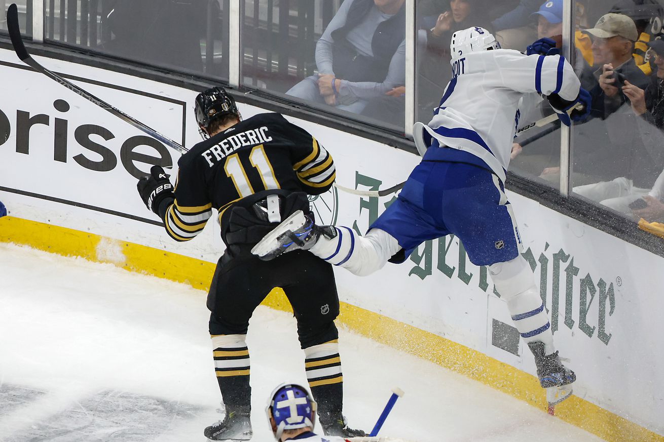 Toronto Maple Leafs (3) Vs Boston Bruins (2) At TD Garden