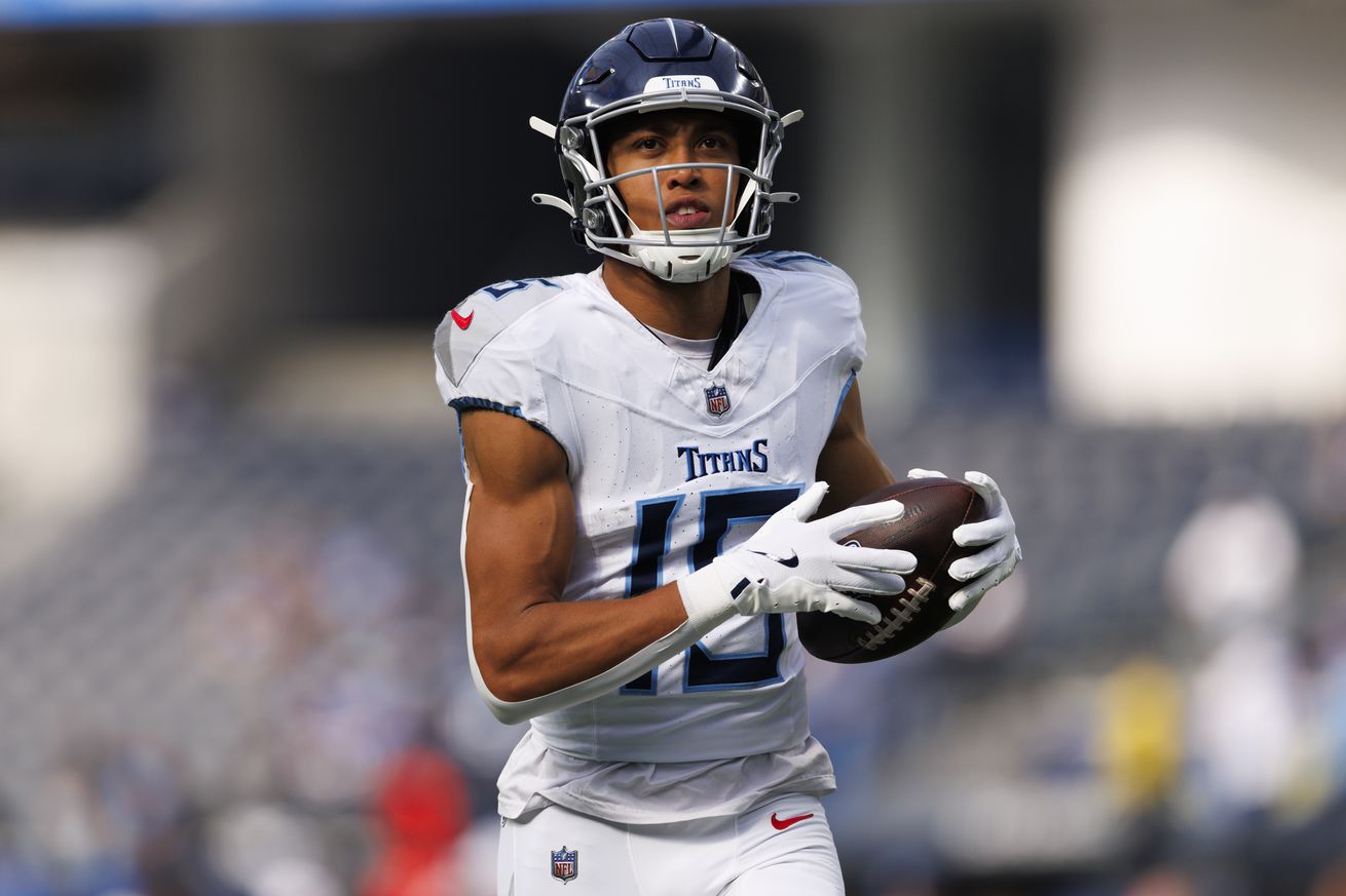 Tennessee Titans v Los Angeles Chargers