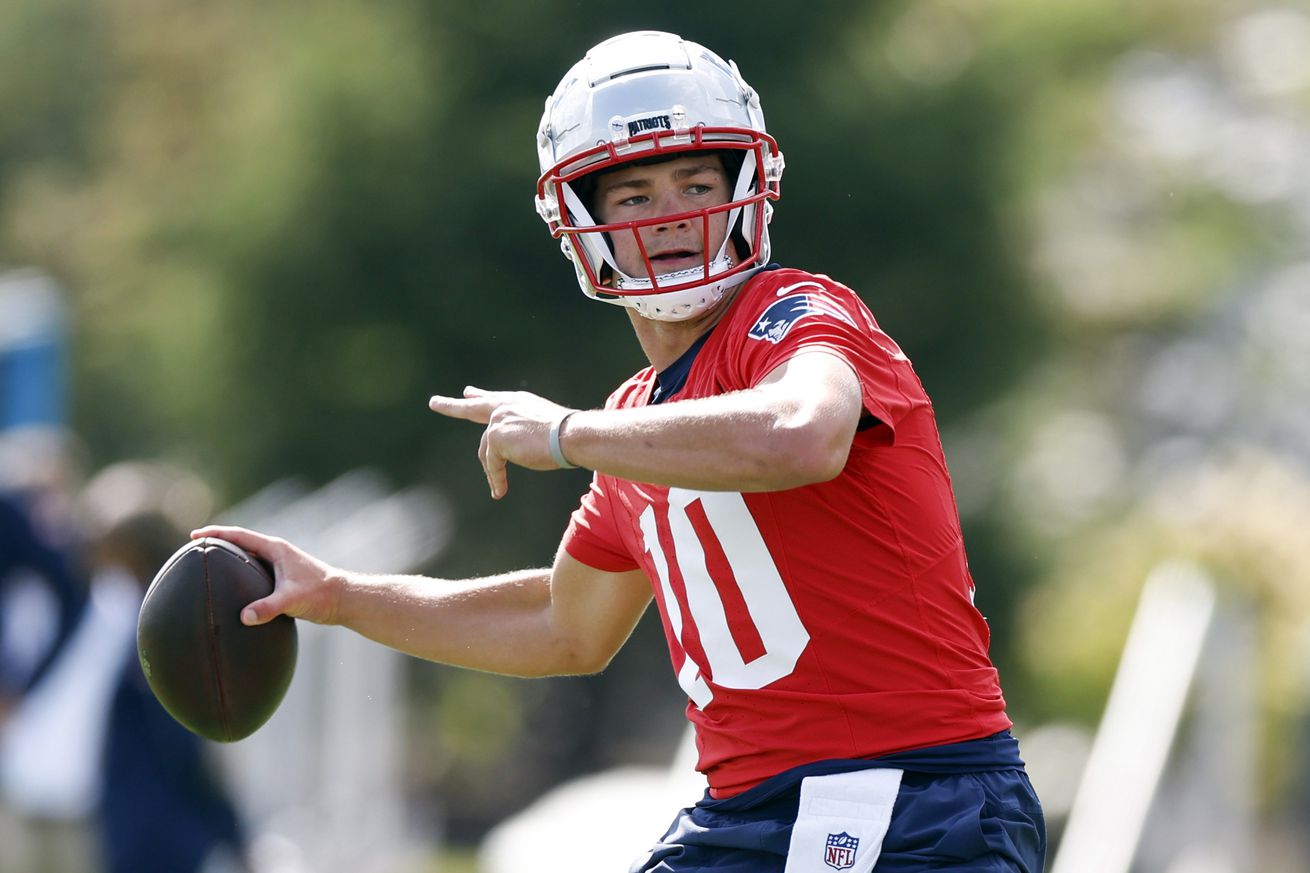 Jerod Mayo’s inexperience is on display in his handling of the Patriots’ QB situation