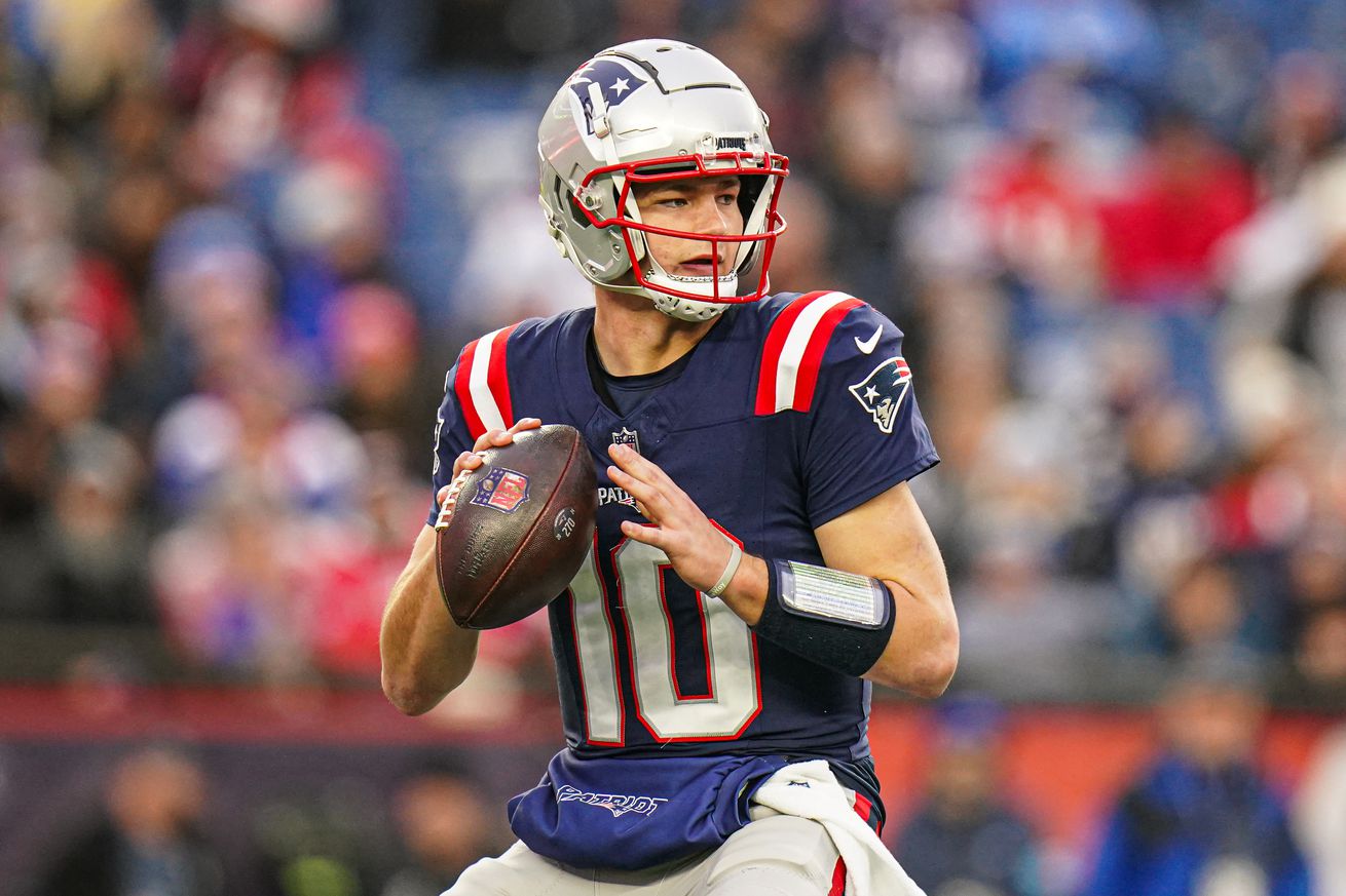 NFL: Los Angeles Chargers at New England Patriots
