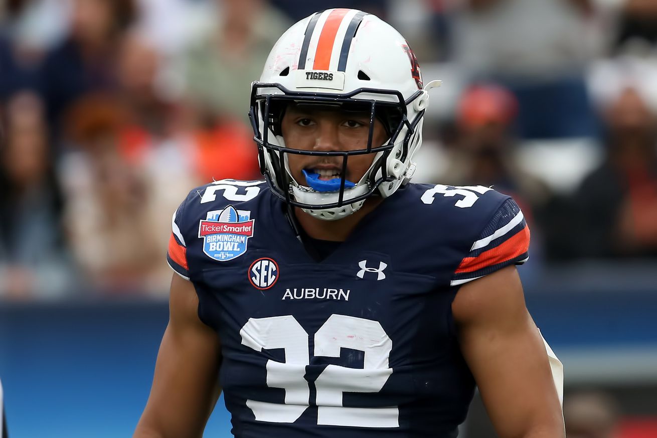 COLLEGE FOOTBALL: DEC 28 TicketSmarter Birmingham Bowl - Houston v Auburn