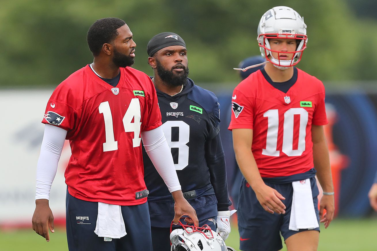 Patriots team beginning training camp at a crossroads