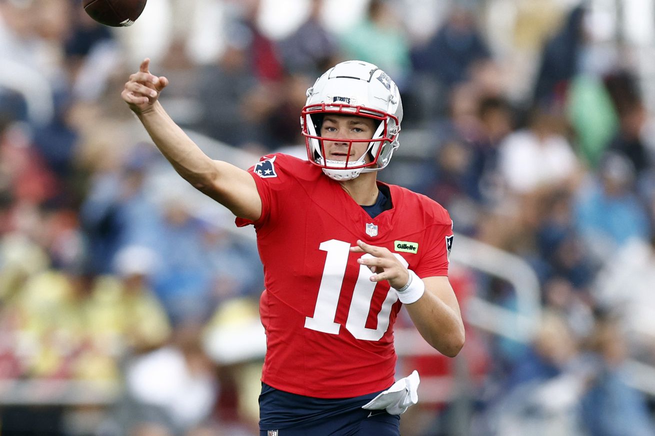 Training camp observations: It’s a sloppy day in the rain for Patriots
