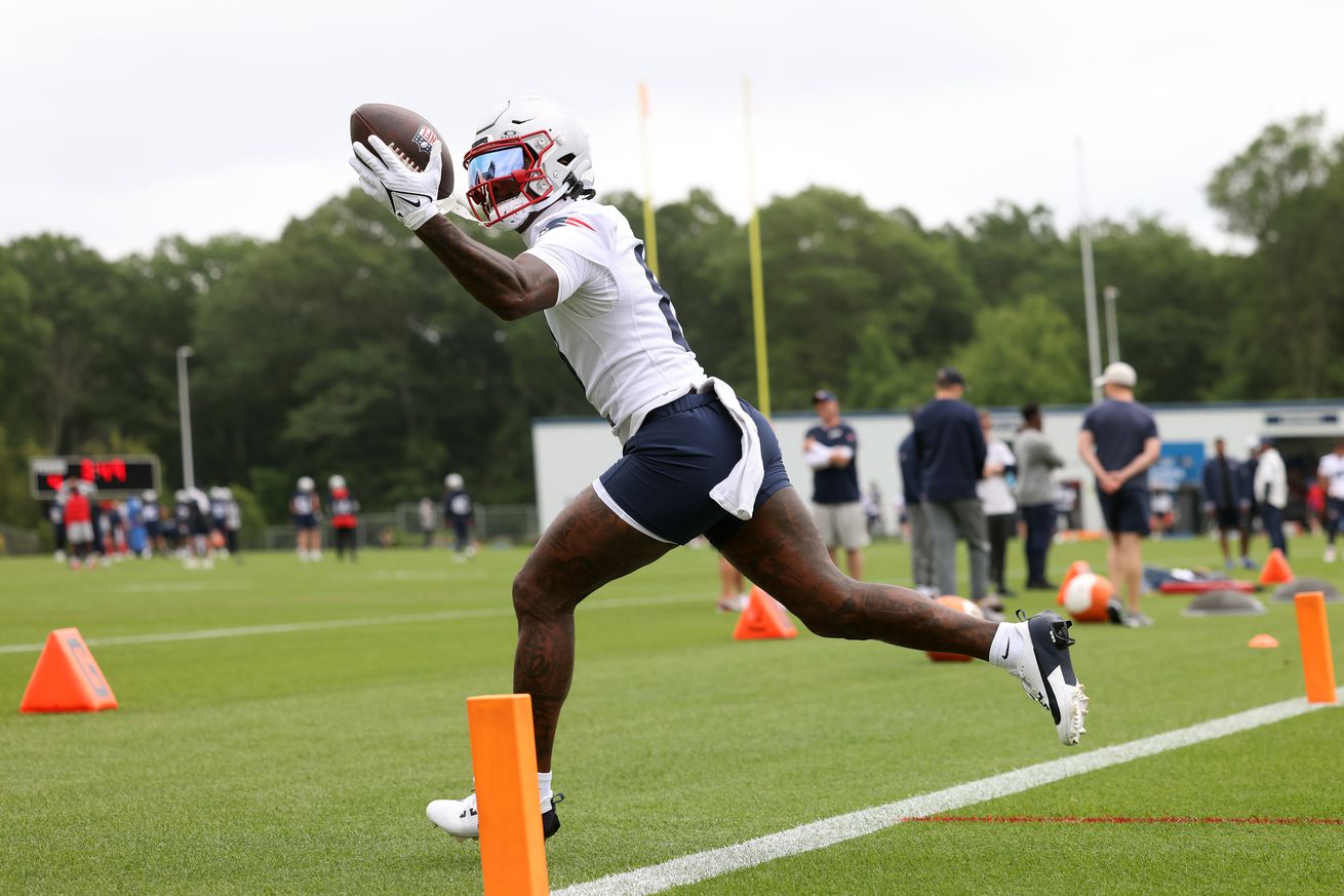 More important than changing the X’s and O’s, Mike Vrabel trying to instill a new culture with Patriots