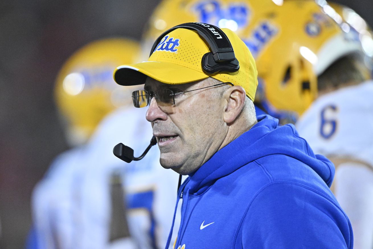 NCAA Football: Pittsburgh at Louisville