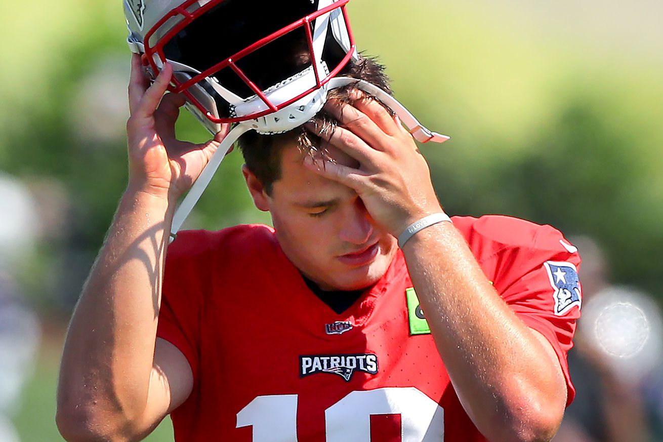Everyone on the Patriots players and coaches alike is learning Josh McDaniels’s offense: ‘Unlike anything I’ve played in’