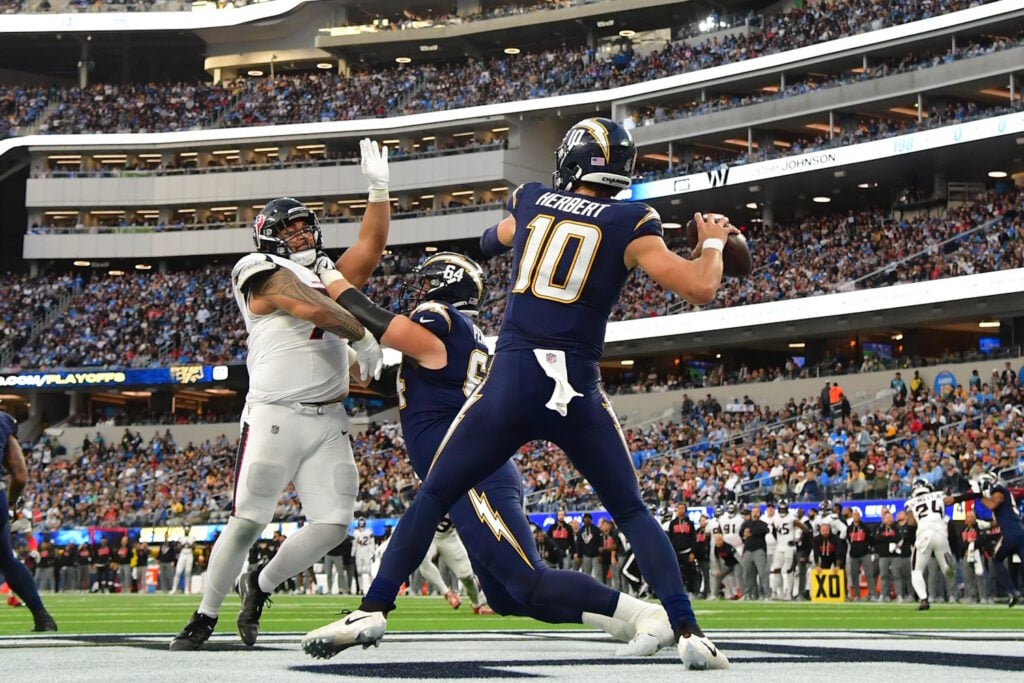 Justin Herbert Week 17 Grades AFC West